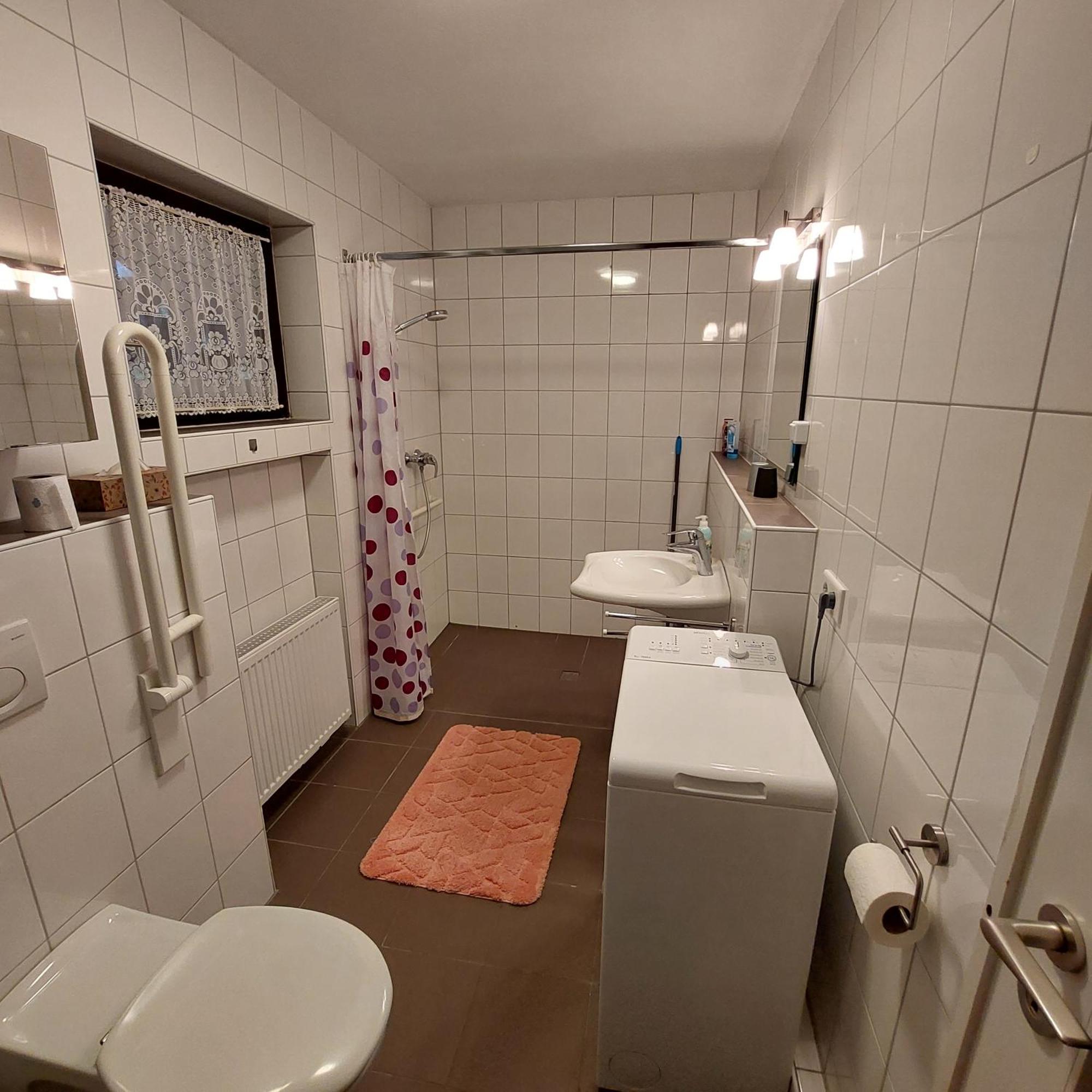 Grosszuegige Wohnung Mit Terrasse Wuerzburg, Zell Zell am Main Exterior foto